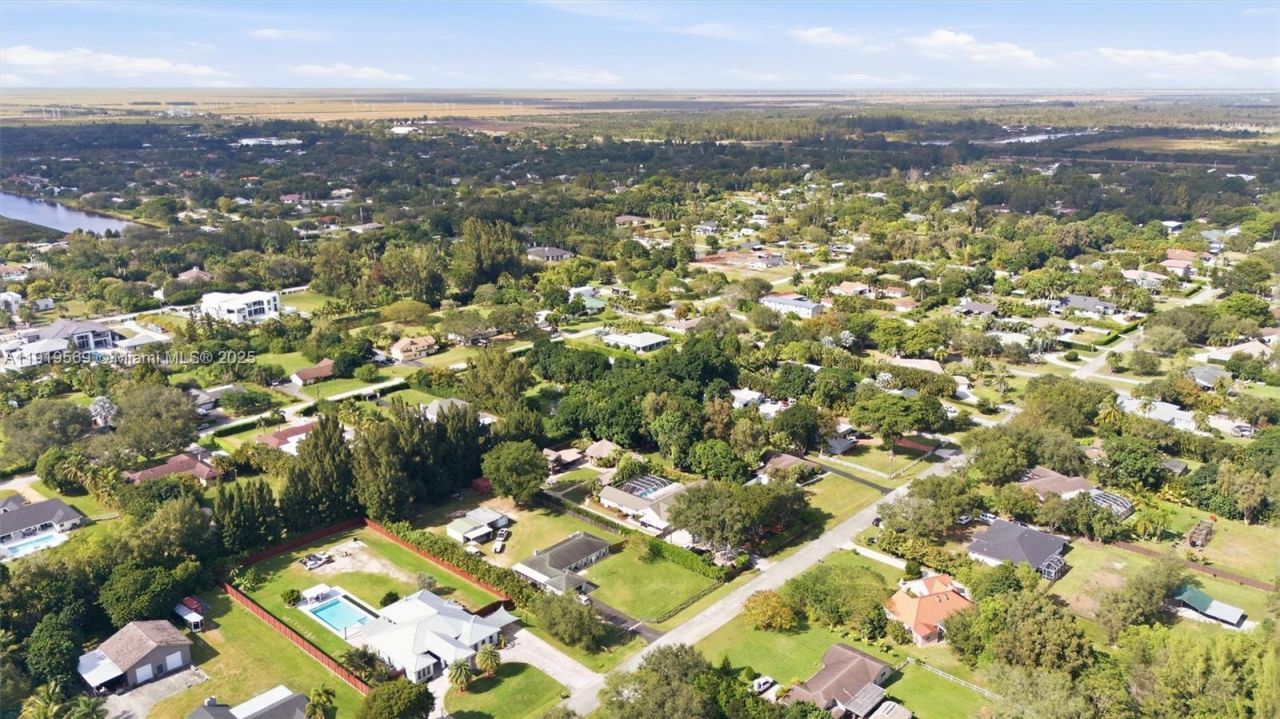 5601 SW 195th Ter, Southwest Ranches, FL 33332 Photo