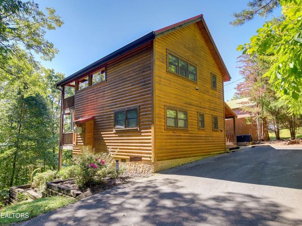 3572 Pebbles Mtn Way, Sevierville, TN 37862