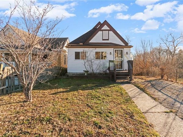 2425 Jackson Avenue, Kansas City, MO 64127