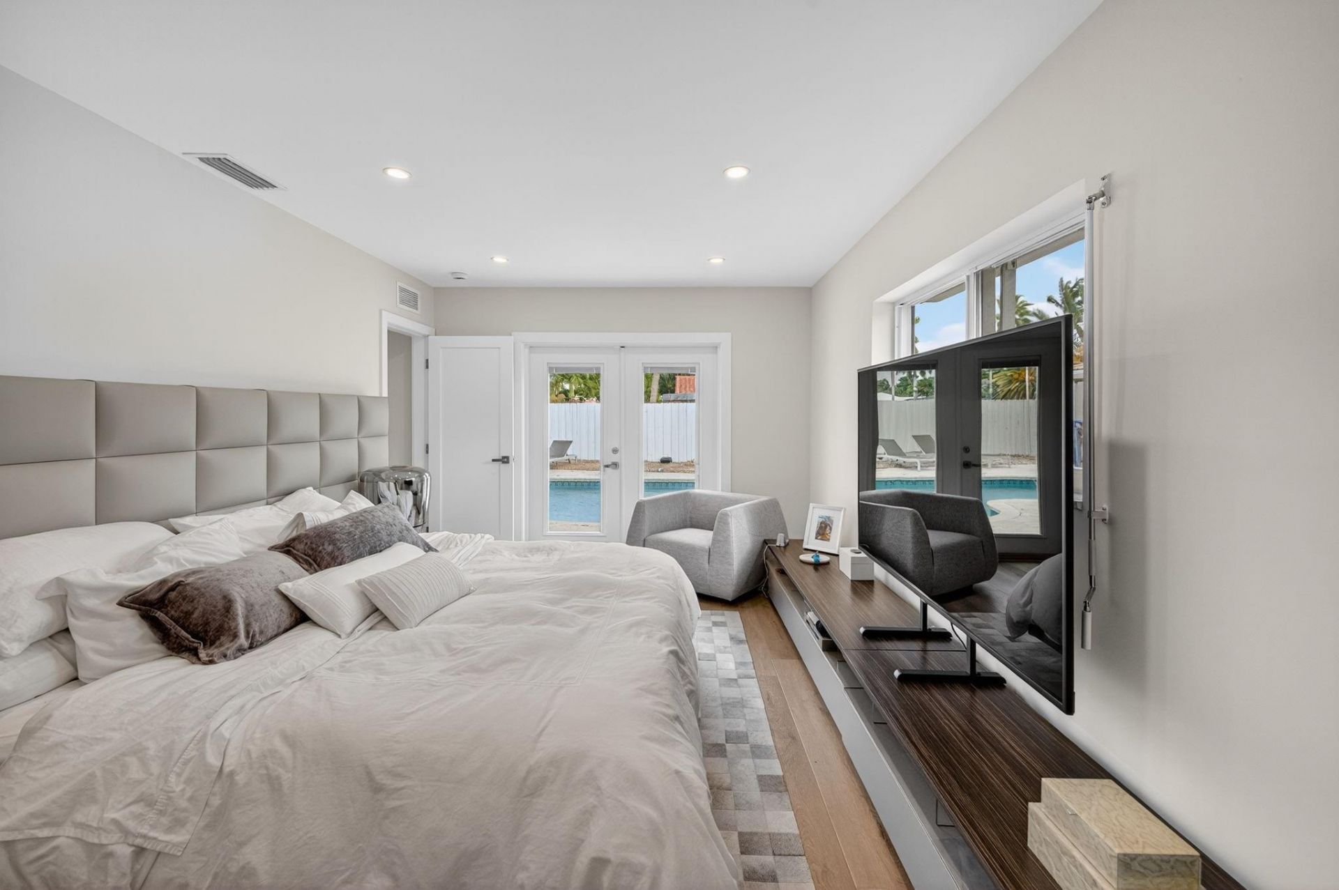 5950 NE 28th Avenue, Fort Lauderdale, FL 33308 Photo