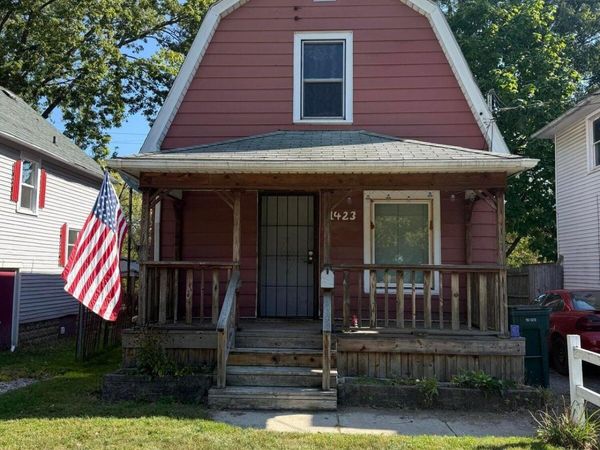 1423 Pontiac Street, Lansing, MI 48910