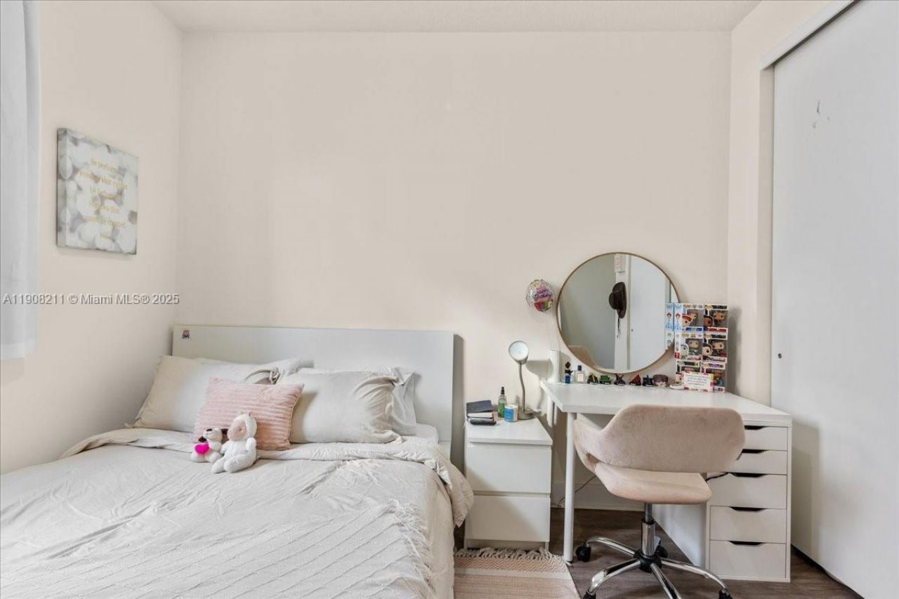 6680 NW 102nd Path, Doral, FL 33178 Photo