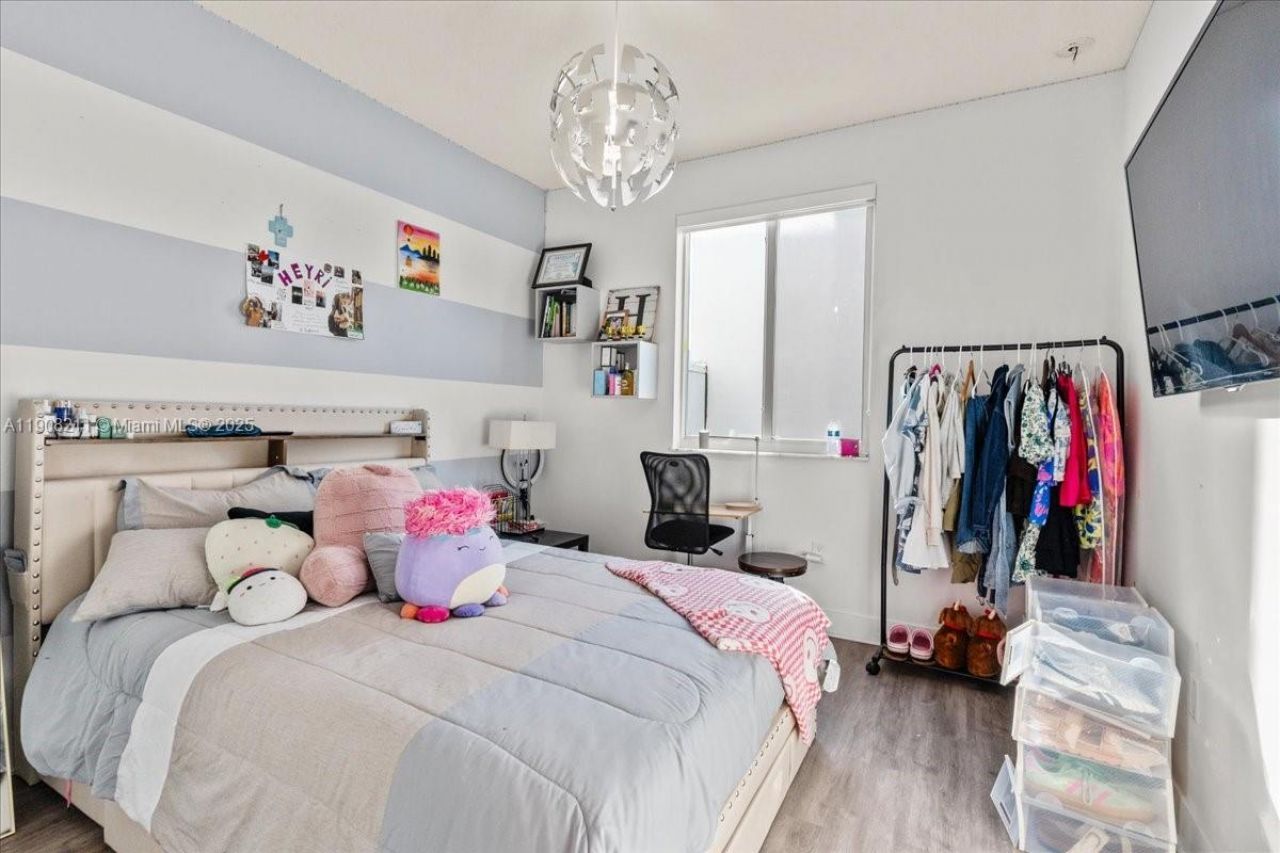 6680 NW 102nd Path, Doral, FL 33178 Photo