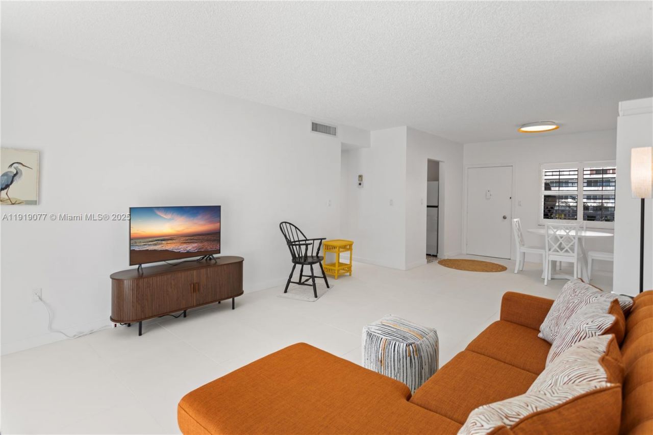 3209 S Ocean Dr, Unit 2M, Hallandale Beach, FL 33009 Photo