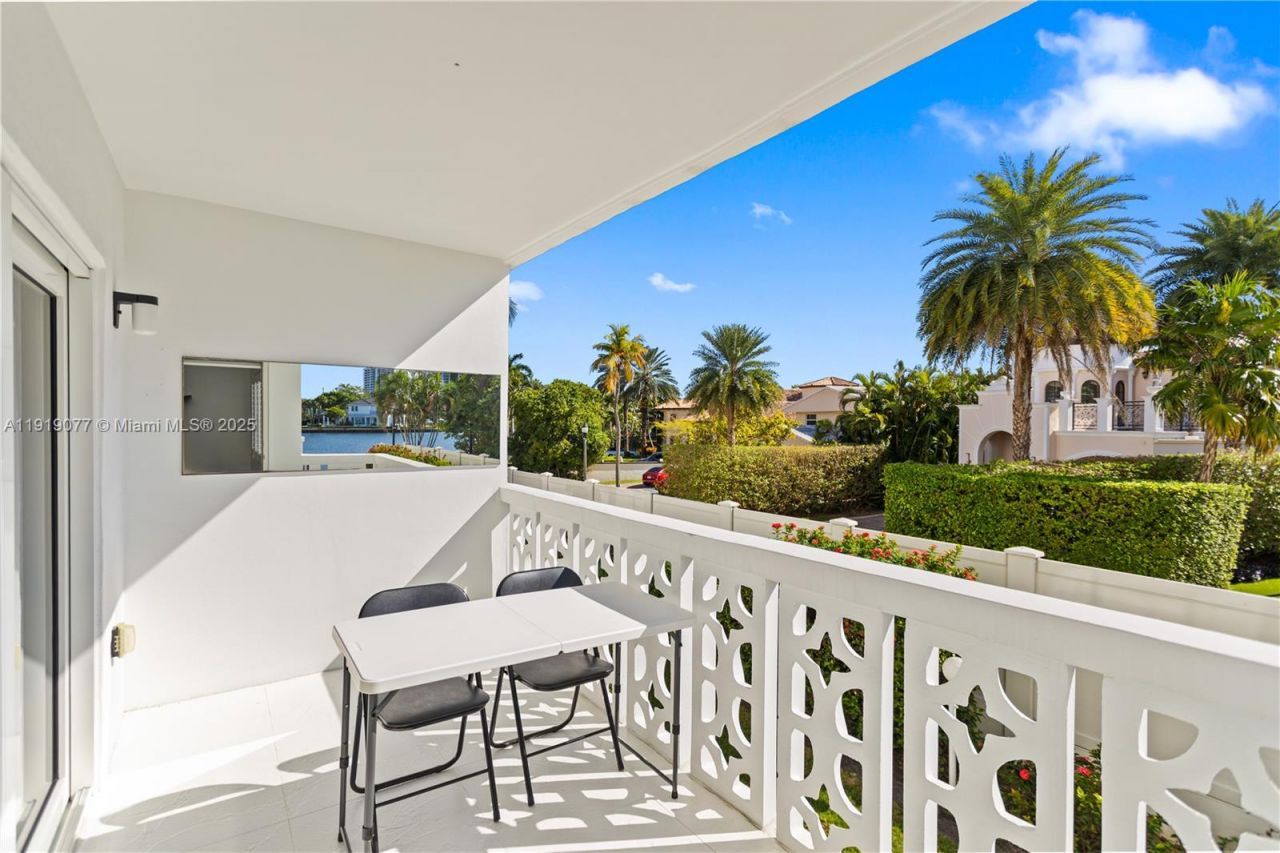 3209 S Ocean Dr, Unit 2M, Hallandale Beach, FL 33009 Photo