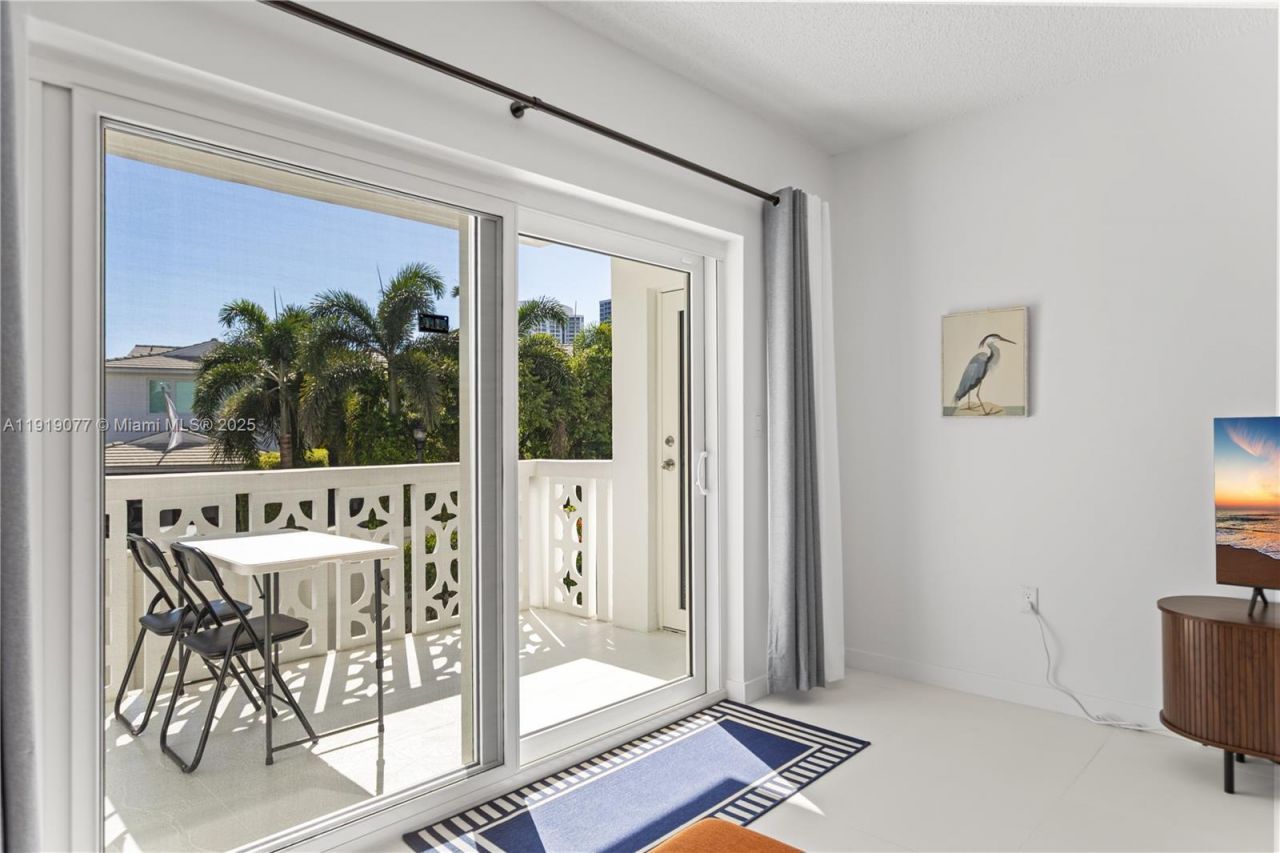 3209 S Ocean Dr, Unit 2M, Hallandale Beach, FL 33009 Photo