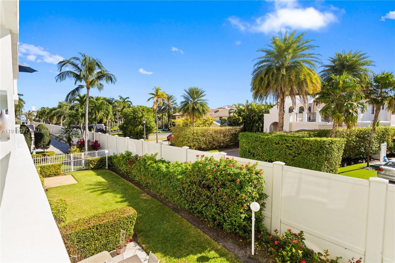 3209 S Ocean Dr, Unit 2M, Hallandale Beach, FL 33009 Photo