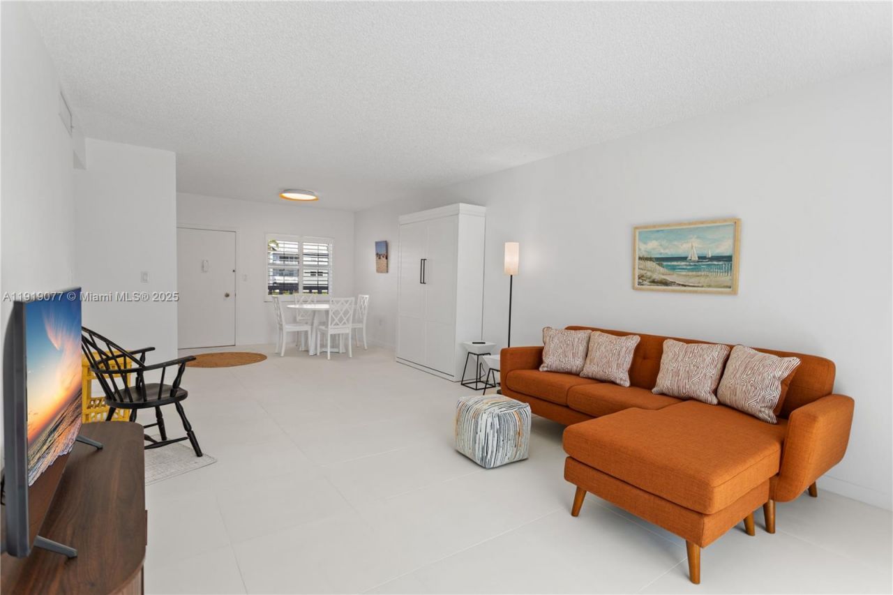 3209 S Ocean Dr, Unit 2M, Hallandale Beach, FL 33009 Photo