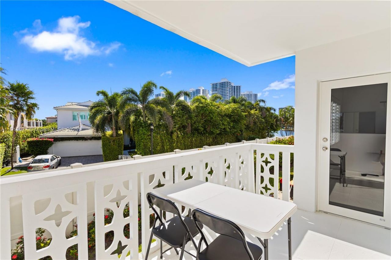 3209 S Ocean Dr, Unit 2M, Hallandale Beach, FL 33009 Photo