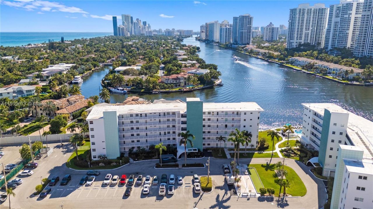 3209 S Ocean Dr, Unit 2M, Hallandale Beach, FL 33009 Photo