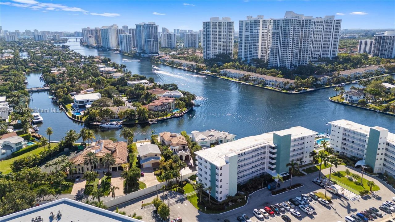 3209 S Ocean Dr, Unit 2M, Hallandale Beach, FL 33009 Photo