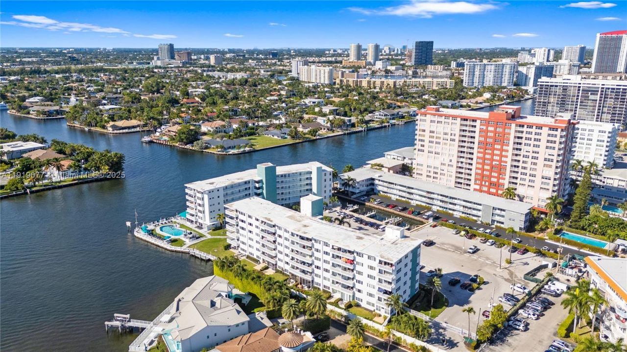 3209 S Ocean Dr, Unit 2M, Hallandale Beach, FL 33009 Photo