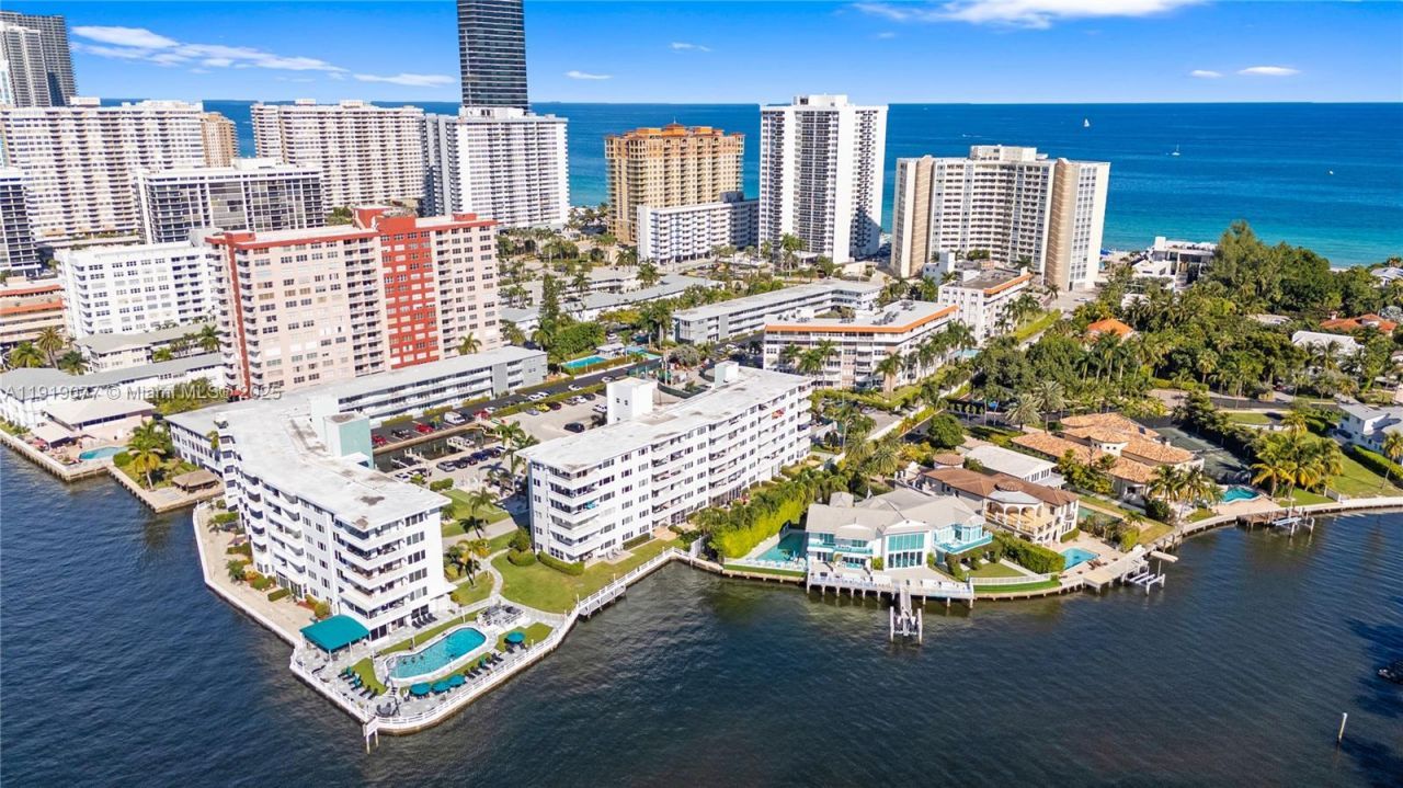 3209 S Ocean Dr, Unit 2M, Hallandale Beach, FL 33009 Photo