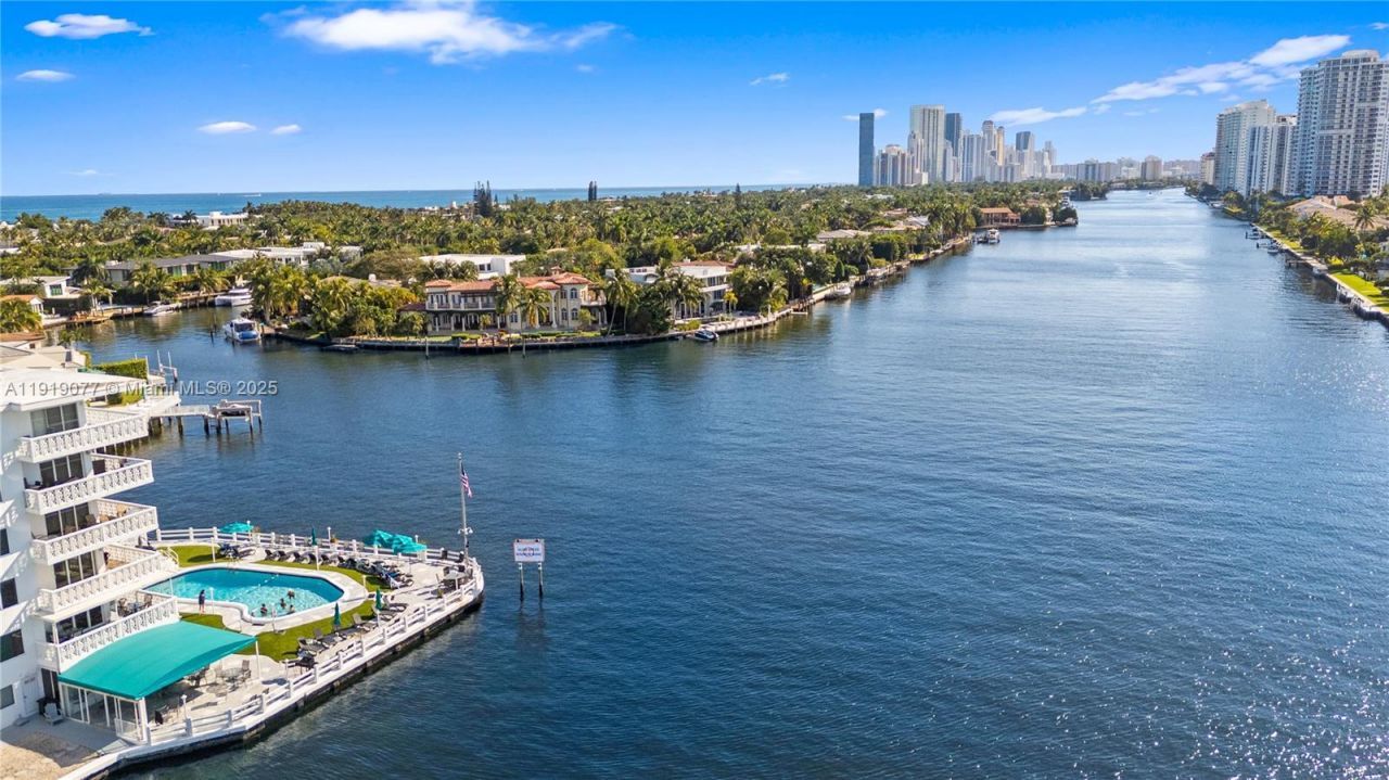 3209 S Ocean Dr, Unit 2M, Hallandale Beach, FL 33009 Photo