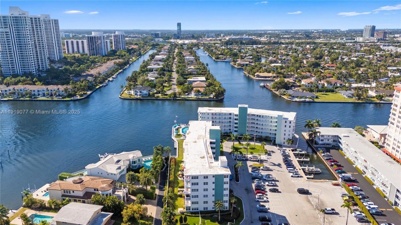 3209 S Ocean Dr, Unit 2M, Hallandale Beach, FL 33009 Photo