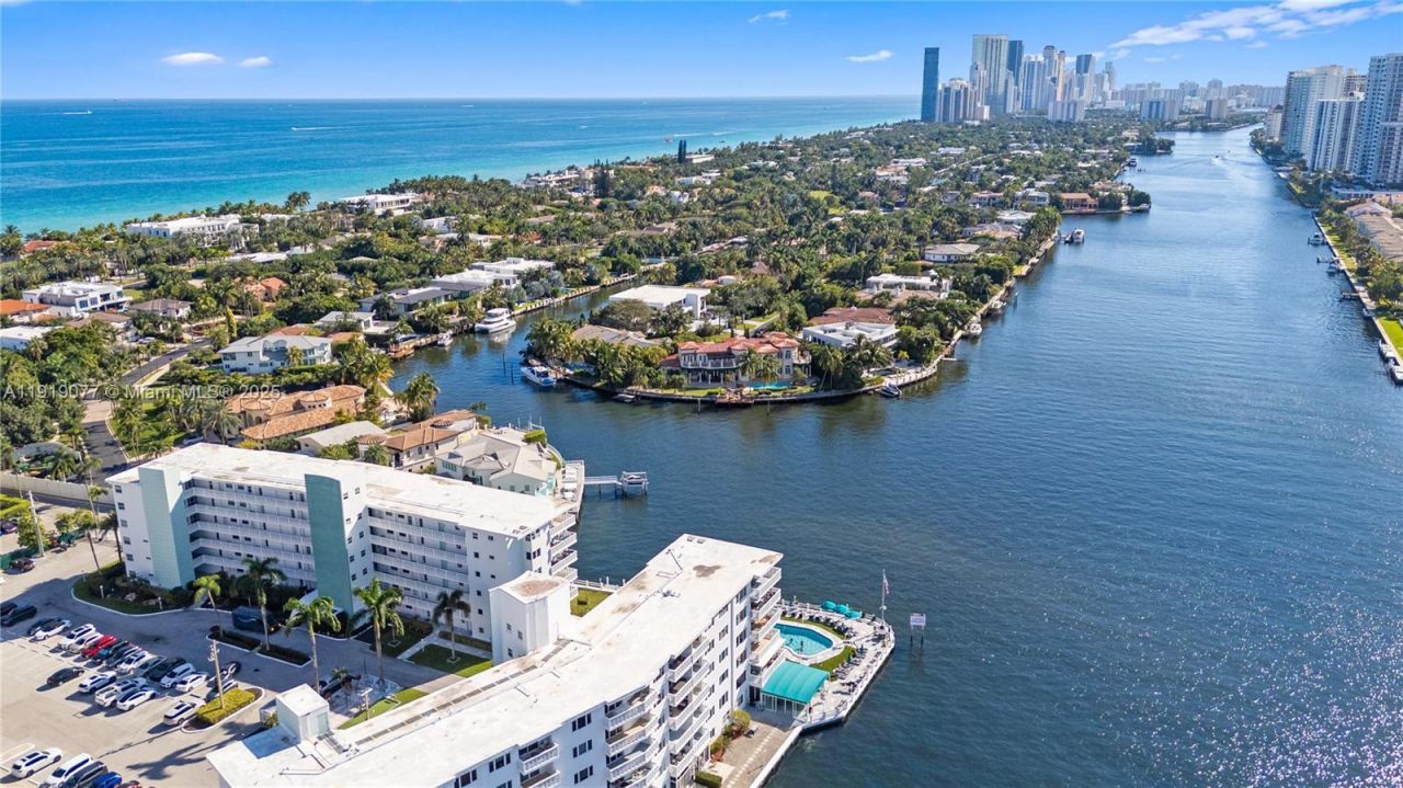 3209 S Ocean Dr, Unit 2M, Hallandale Beach, FL 33009 Photo