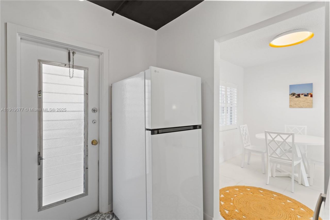 3209 S Ocean Dr, Unit 2M, Hallandale Beach, FL 33009 Photo