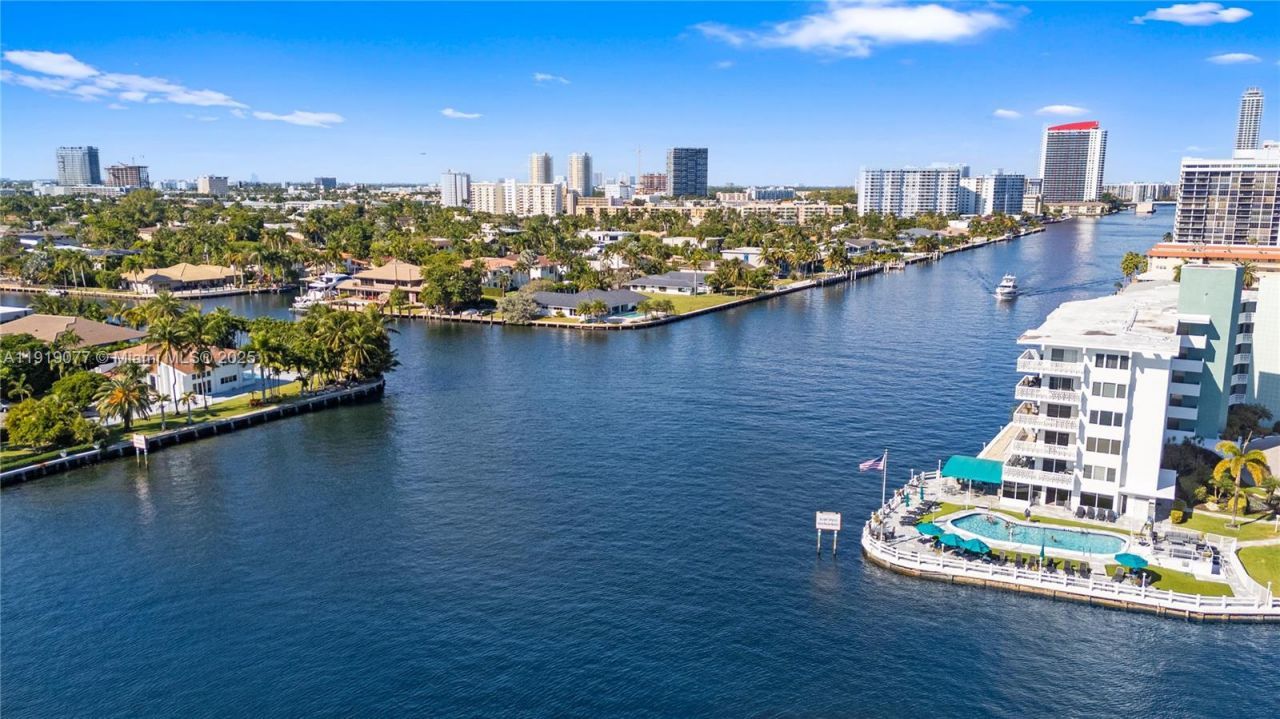 3209 S Ocean Dr, Unit 2M, Hallandale Beach, FL 33009 Photo