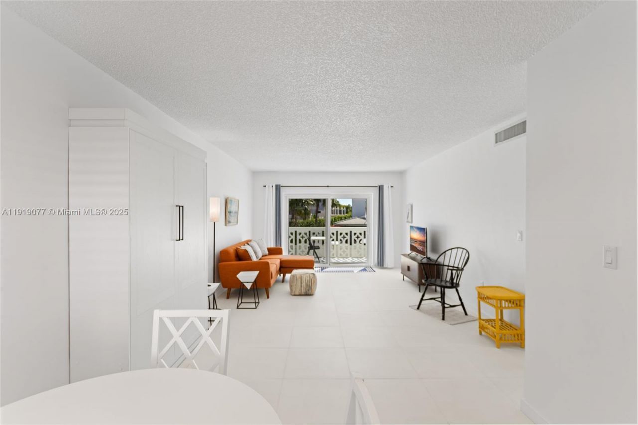 3209 S Ocean Dr, Unit 2M, Hallandale Beach, FL 33009 Photo
