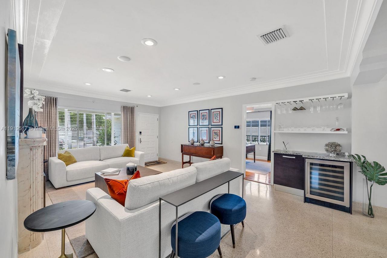 5915 La Gorce Dr, Miami Beach, FL 33140 Photo