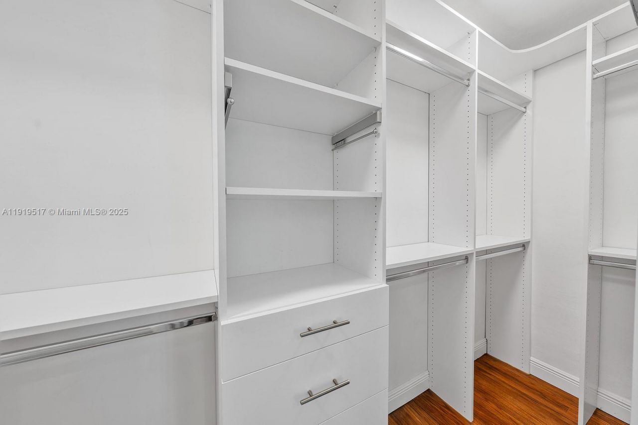 5915 La Gorce Dr, Miami Beach, FL 33140 Photo