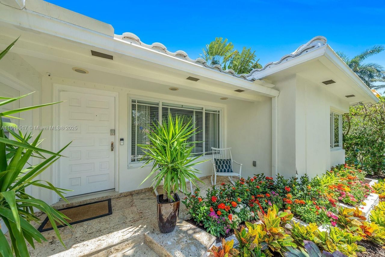 5915 La Gorce Dr, Miami Beach, FL 33140 Photo