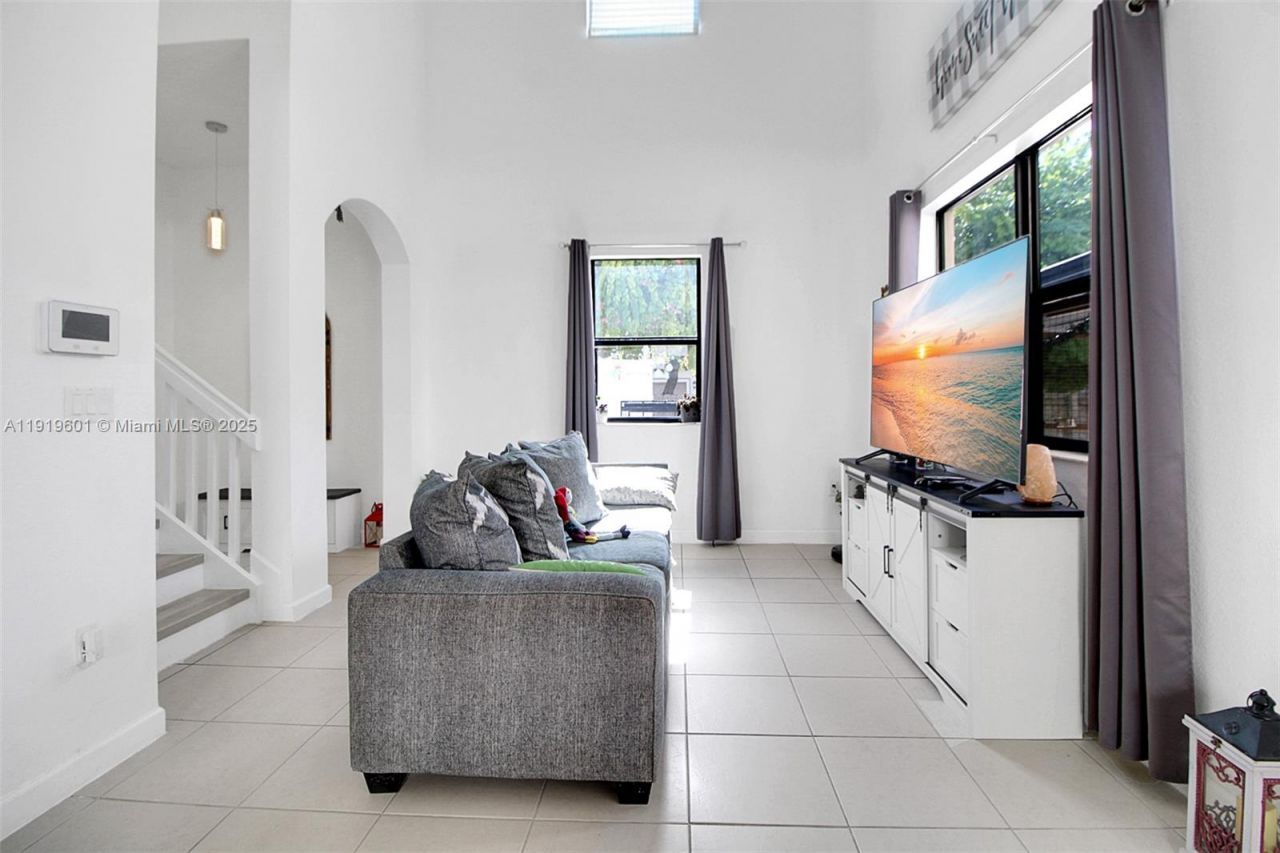 732 SE 35th Ave, Homestead, FL 33033 Photo