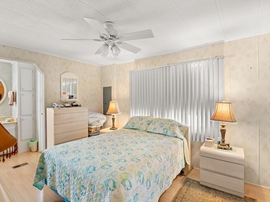 236 NE Sunshine Lane, Jensen Beach, FL 34957 Photo