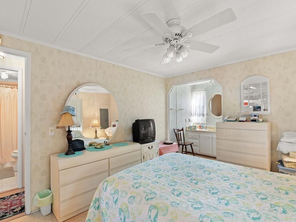 236 NE Sunshine Lane, Jensen Beach, FL 34957 Photo