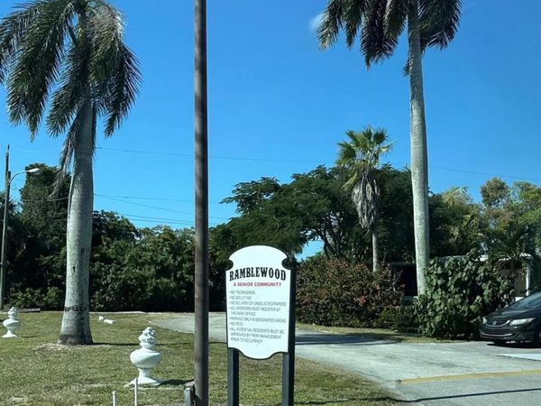 39 Palm Drive, Palm Springs, FL 33461