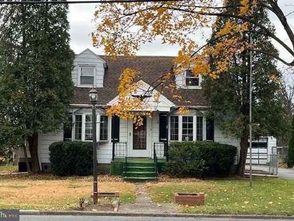 6221 BLUE BIRD AVENUE, HARRISBURG, PA 17112