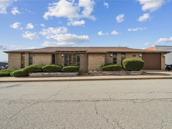 985 Penn St, Brackenridge, PA 15014