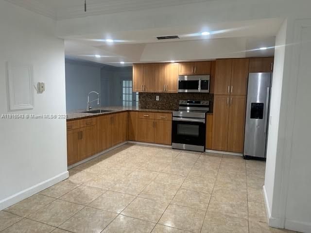 6861 SW 28th St, Miramar, FL 33023 Photo