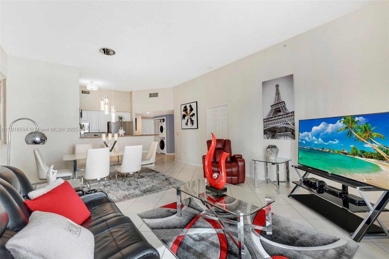 1155 Brickell Bay Dr, Unit 202, Miami, FL 33131 Photo