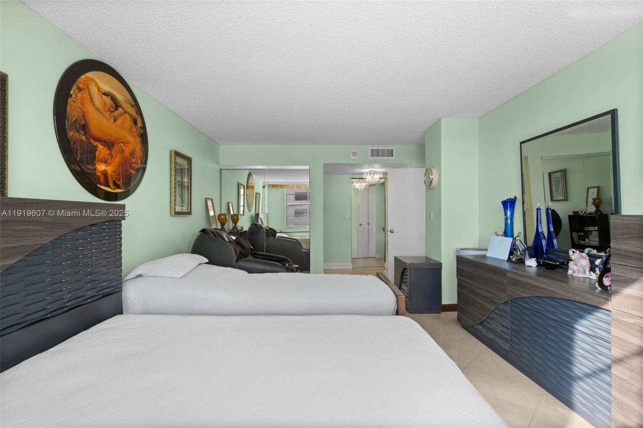 301 174th St, Unit 1109, Sunny Isles Beach, FL 33160 Photo