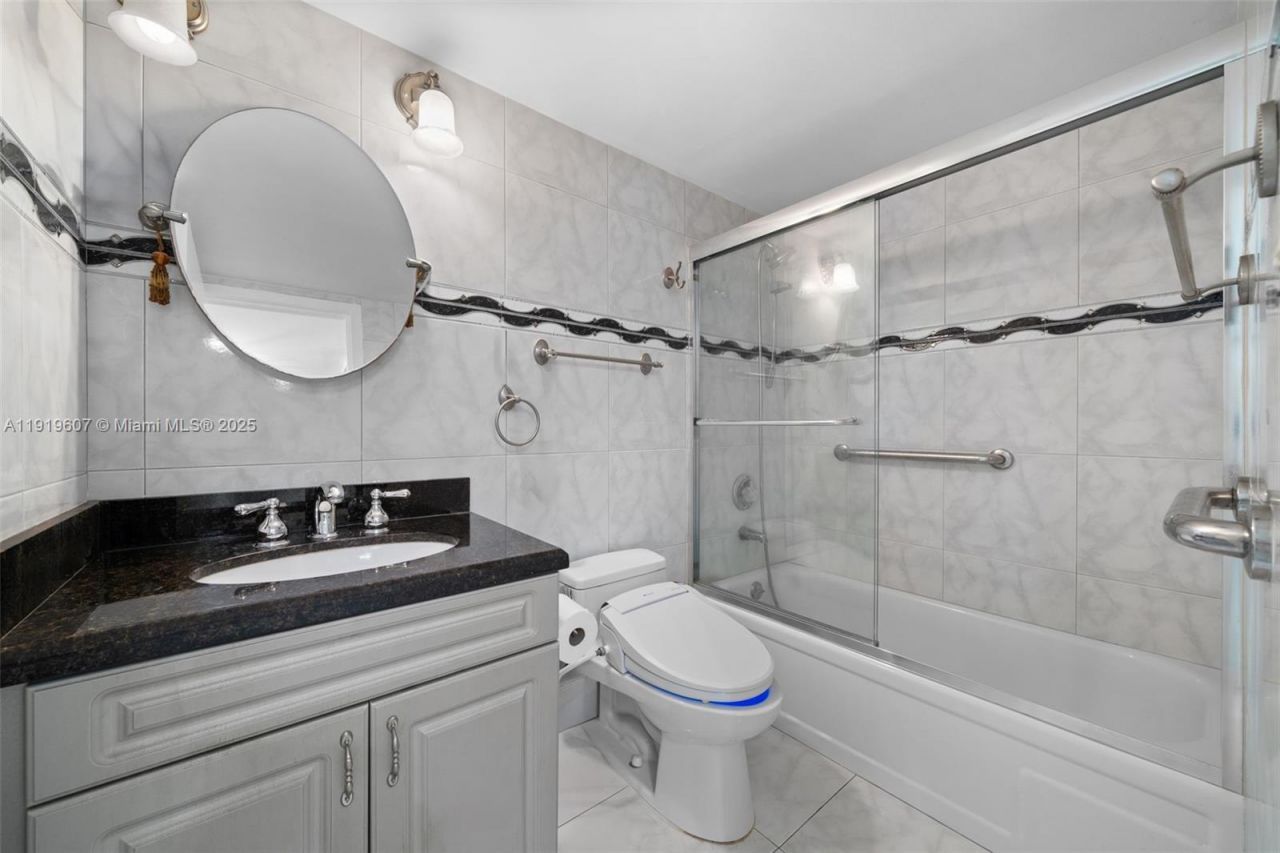 301 174th St, Unit 1109, Sunny Isles Beach, FL 33160 Photo