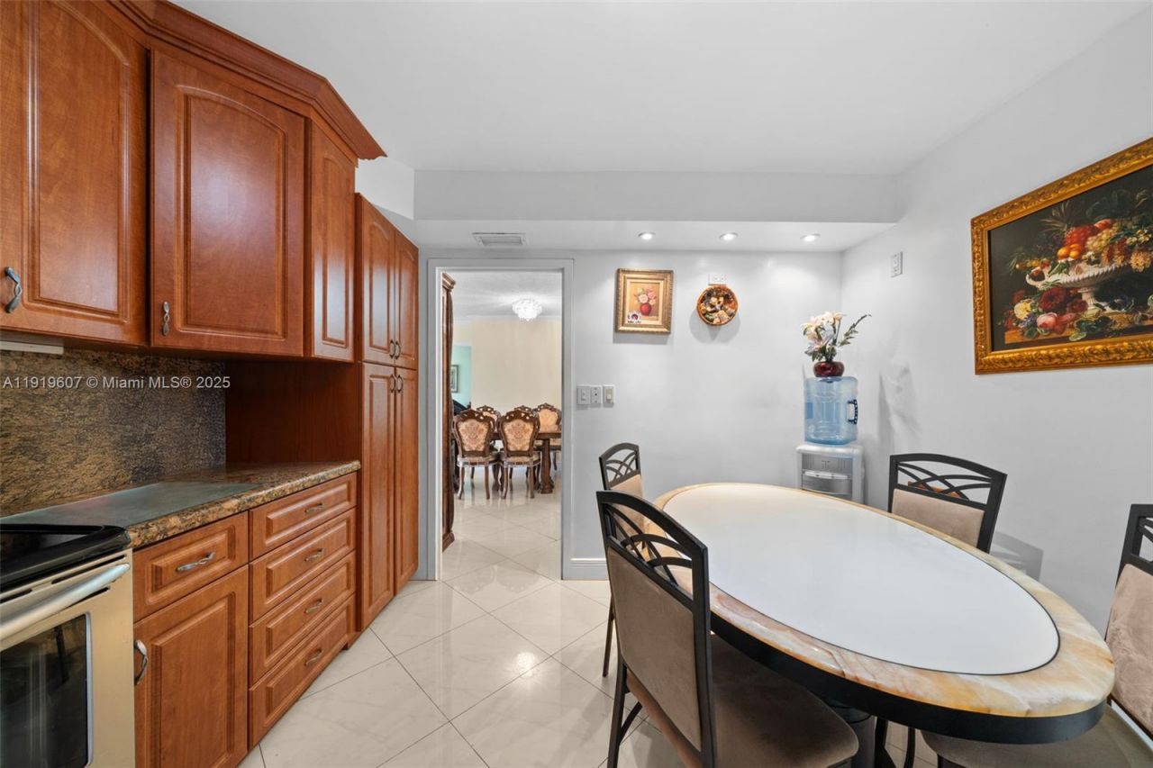 301 174th St, Unit 1109, Sunny Isles Beach, FL 33160 Photo