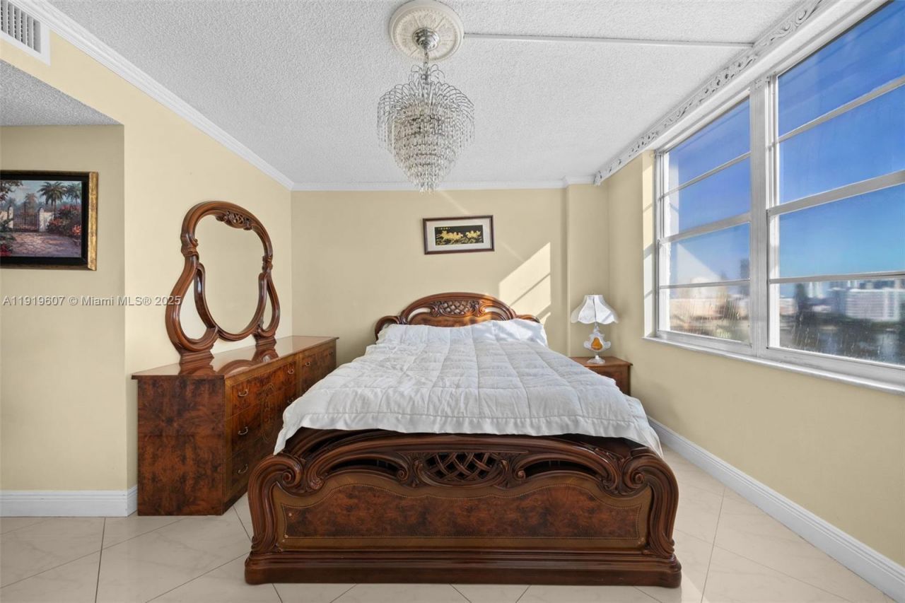 301 174th St, Unit 1109, Sunny Isles Beach, FL 33160 Photo