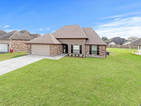 41433 Creekstone Ave, Prairieville, LA 70769