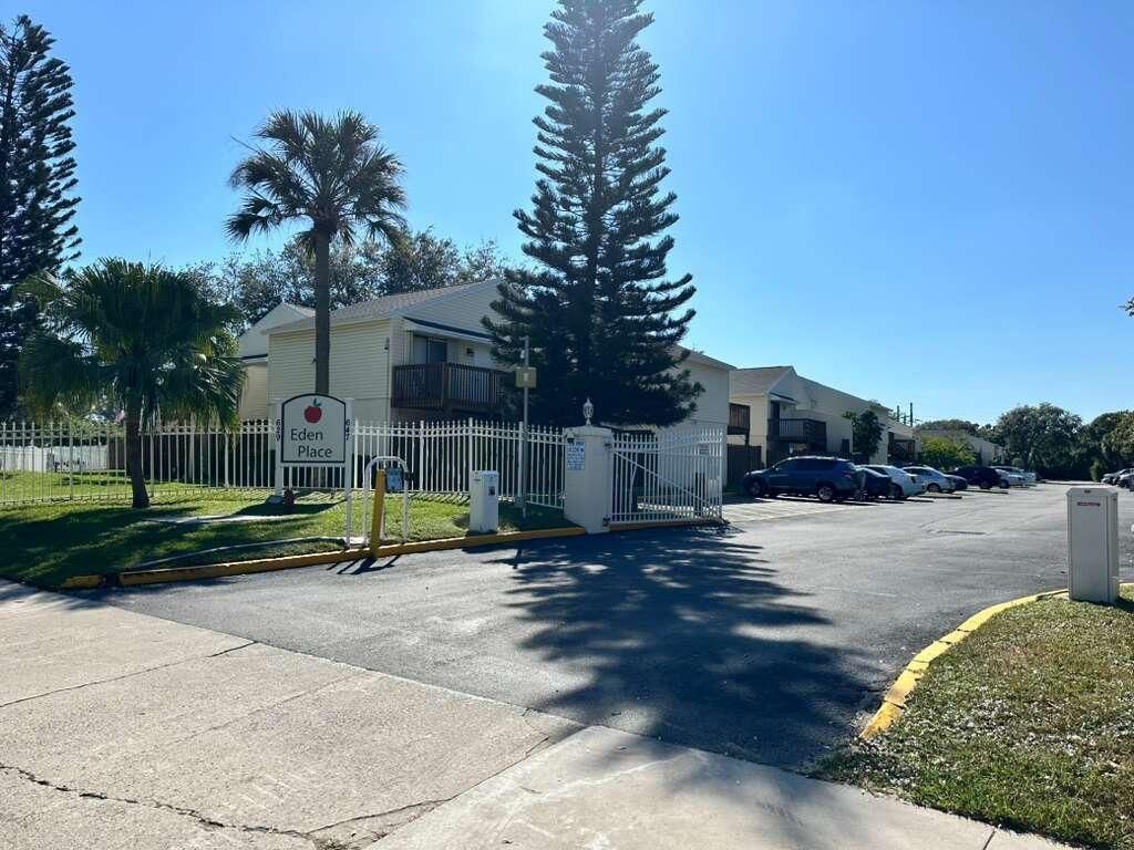 637 Executive Center Drive N, Unit 203, West Palm Beach, FL 33401 Photo