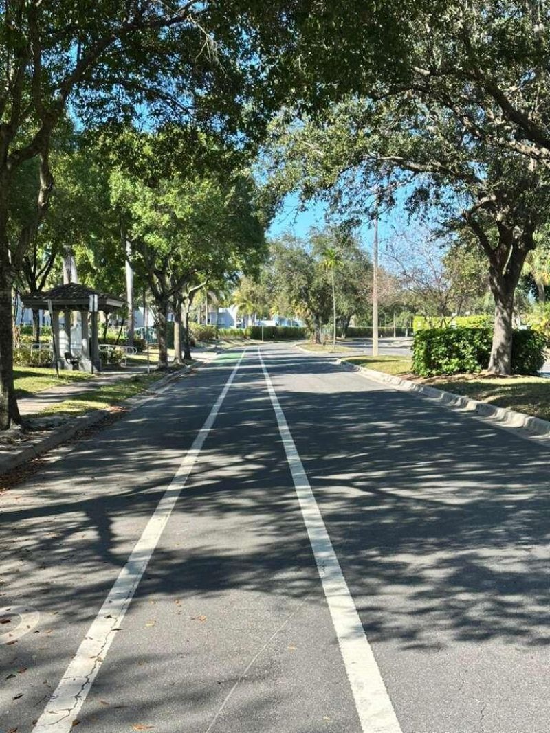 637 Executive Center Drive N, Unit 203, West Palm Beach, FL 33401 Photo