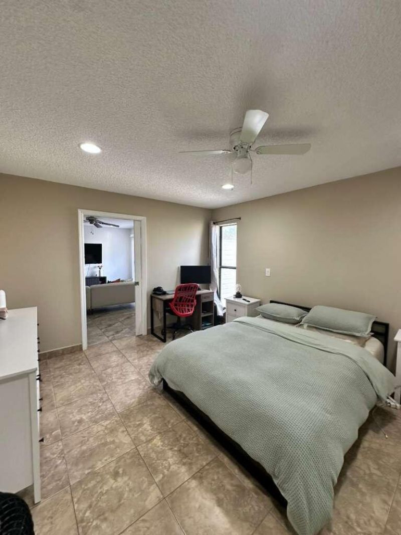 637 Executive Center Drive N, Unit 203, West Palm Beach, FL 33401 Photo