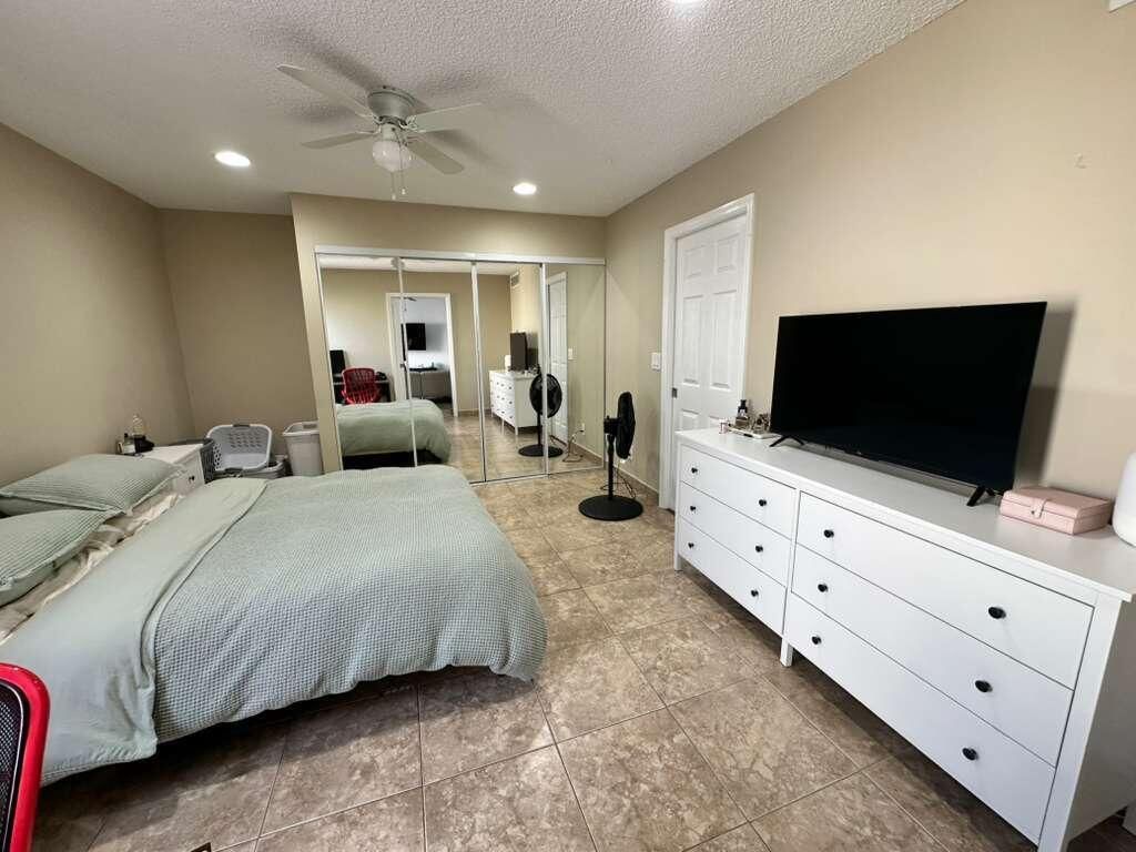 637 Executive Center Drive N, Unit 203, West Palm Beach, FL 33401 Photo