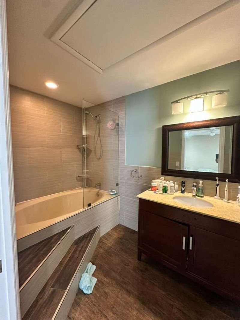 637 Executive Center Drive N, Unit 203, West Palm Beach, FL 33401 Photo