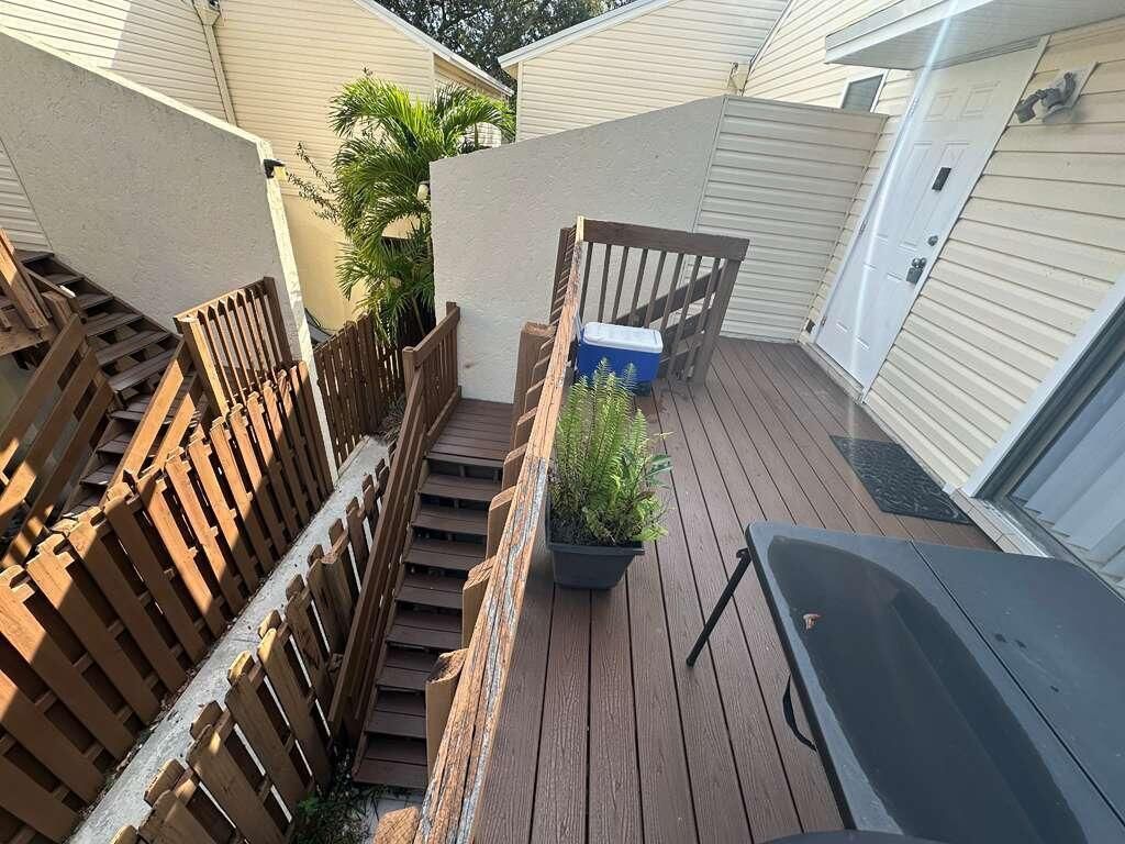 637 Executive Center Drive N, Unit 203, West Palm Beach, FL 33401 Photo