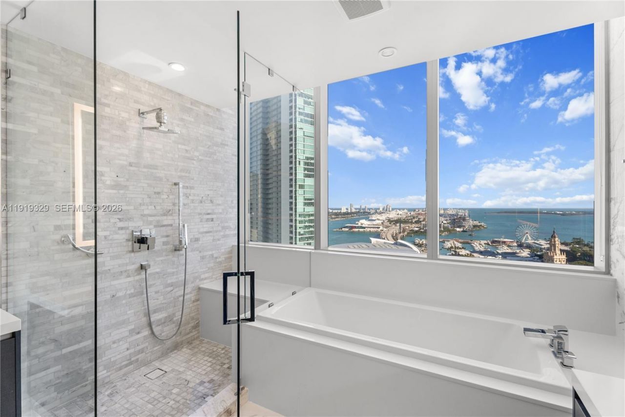 851 NE 1st Ave, Unit 2811, Miami, FL 33132 Photo