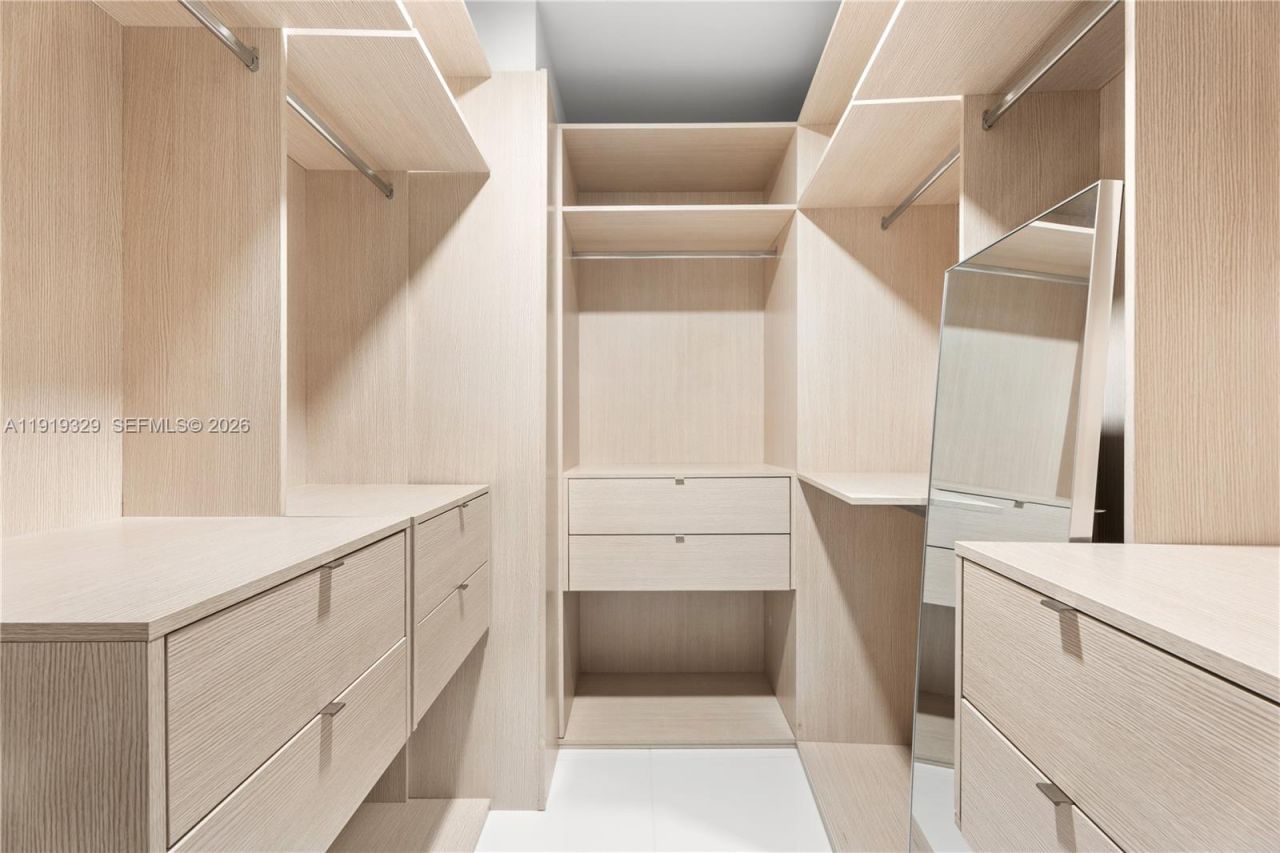 851 NE 1st Ave, Unit 2811, Miami, FL 33132 Photo