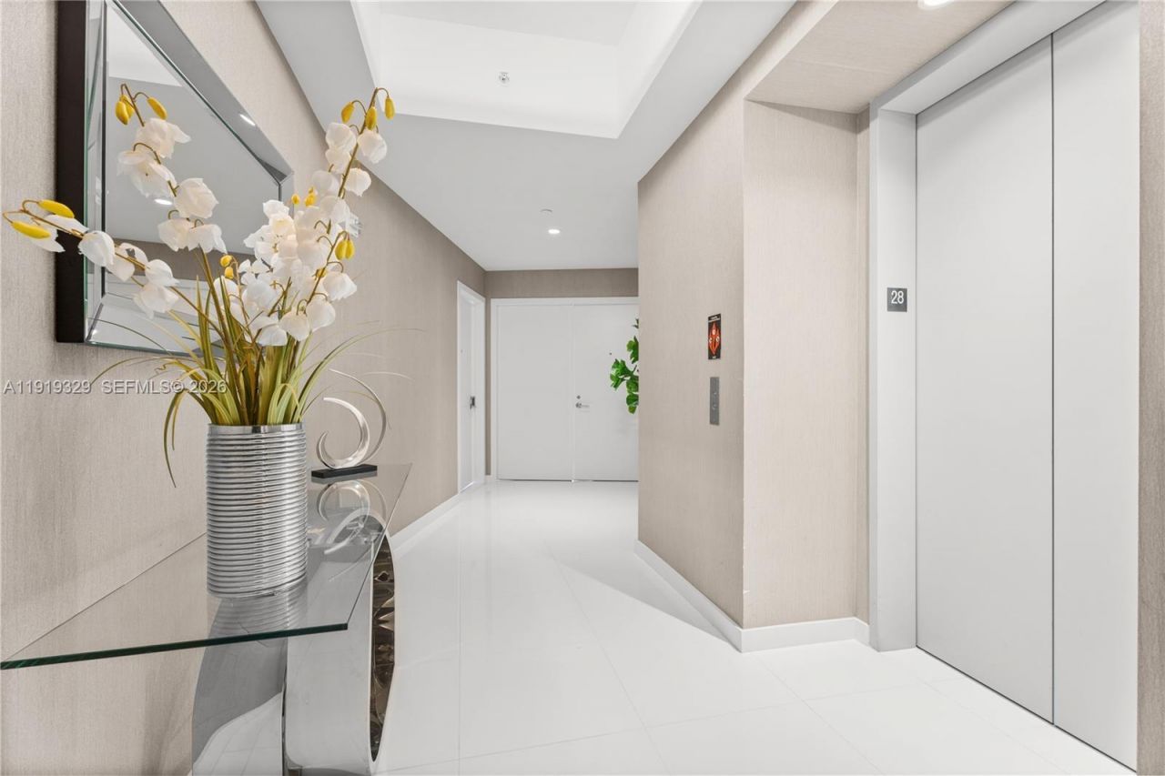 851 NE 1st Ave, Unit 2811, Miami, FL 33132 Photo