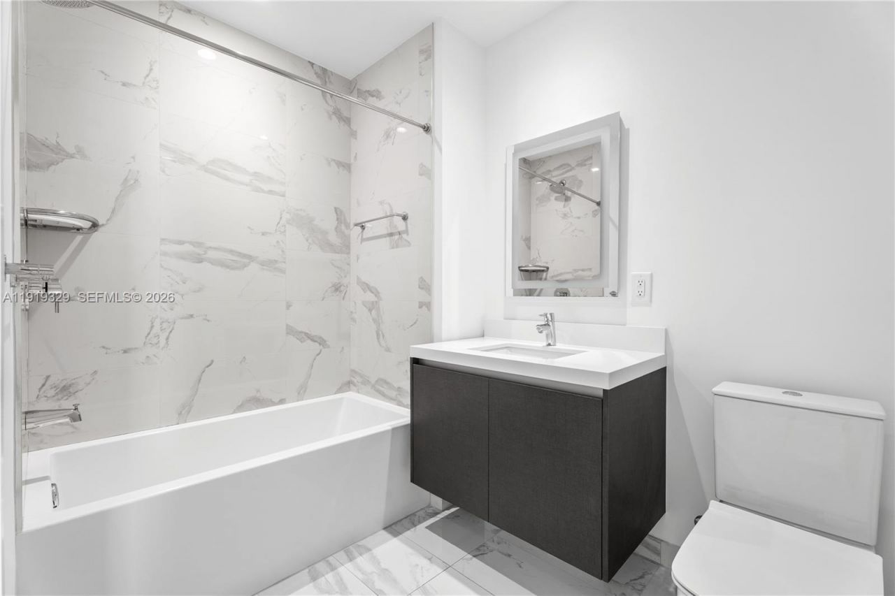 851 NE 1st Ave, Unit 2811, Miami, FL 33132 Photo