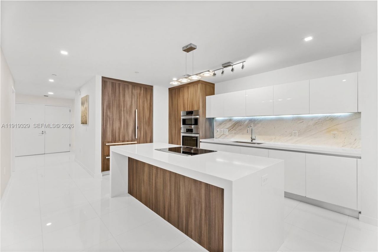 851 NE 1st Ave, Unit 2811, Miami, FL 33132 Photo